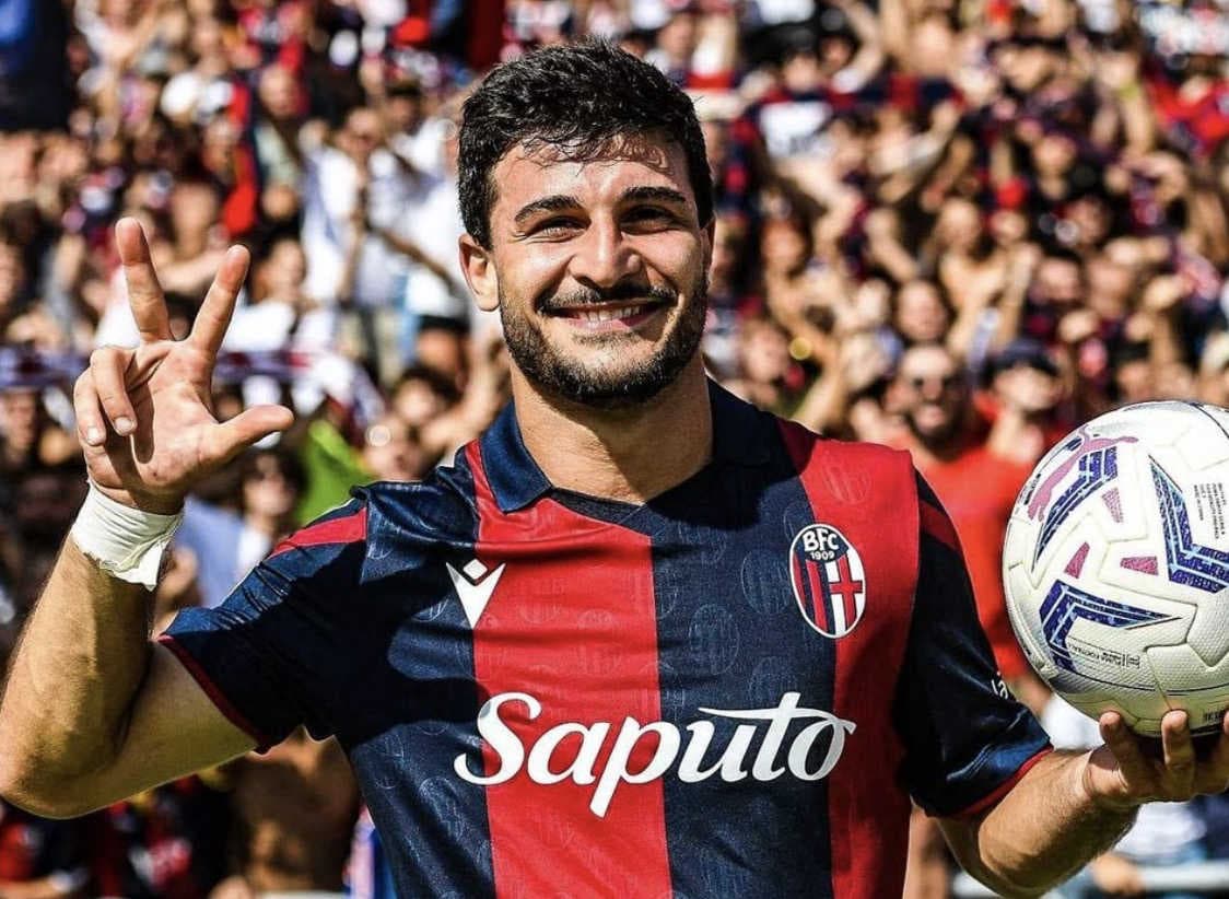 Riccardo Orsolini avec Bologne FC après son triplé