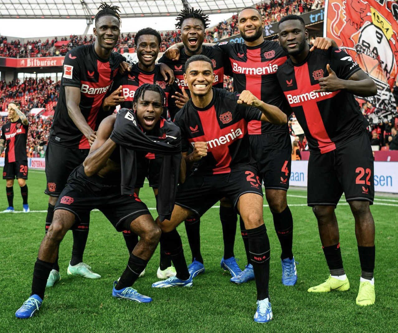 Célébration des joueurs du Bayer Leverkusen après leur victoire