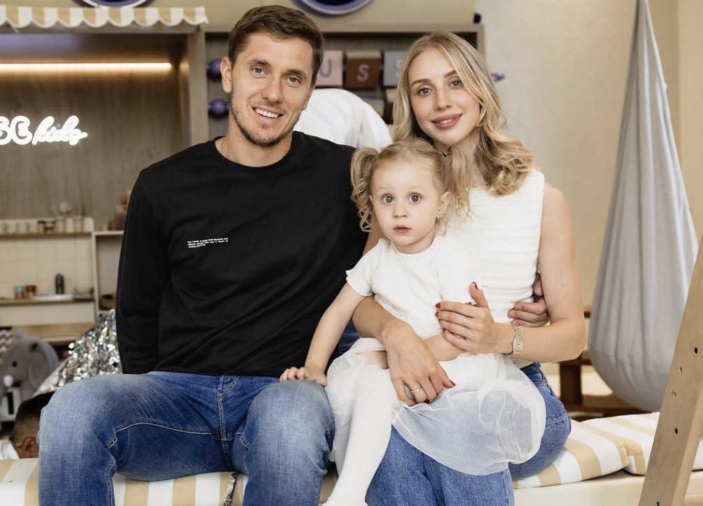 Egor Gerasimov avec sa femme et sa fille sur instagram