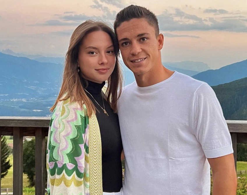 Giacomo Raspadori avec sa copine en vacances sur instagram