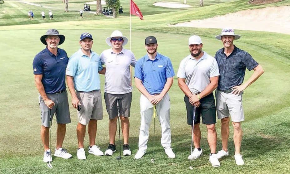 Joel Dahmen avec ses amis à un tournoi de golf
