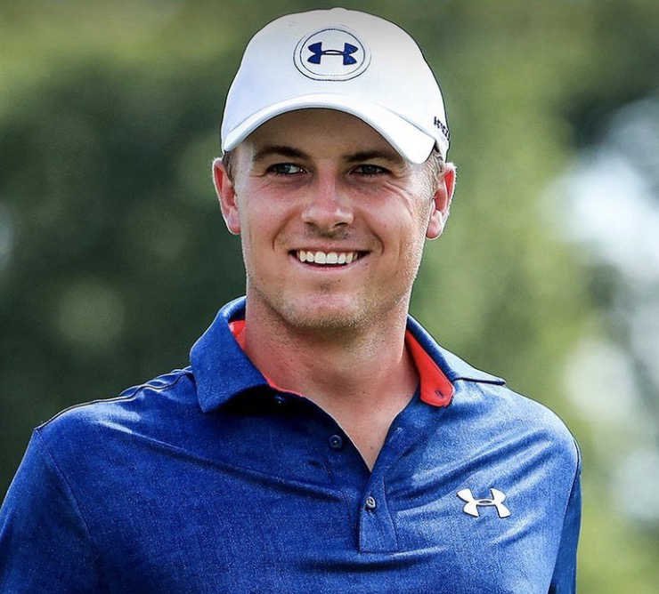 Jordan Spieth avec le sourire pendant un tournoi de golf
