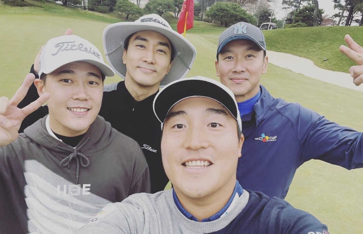 Kyoung-hoon Lee sur instagram avec ses amis