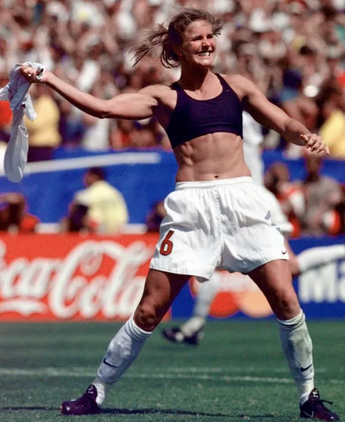 La Célébration de Brandi Chastain : lors de la Coupe du Monde 1999