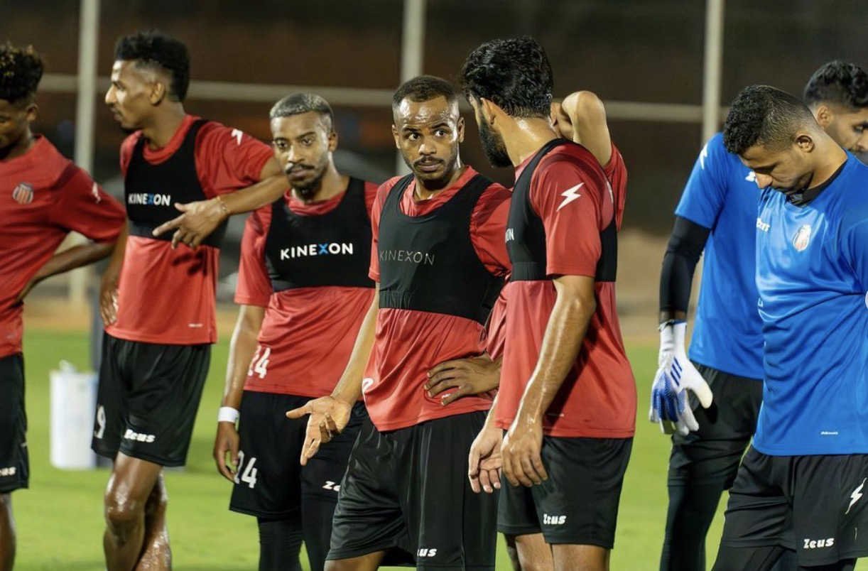 Les joueurs de Al Riyadh à l’entraînement