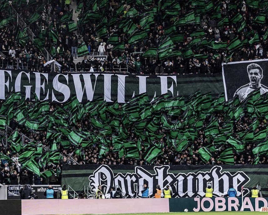 Les tribunes du Borussia Mönchengladbach avec les supporters