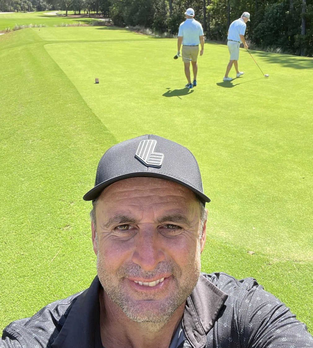Richard Bland qui fait un selfie pendant un tournoi de golf