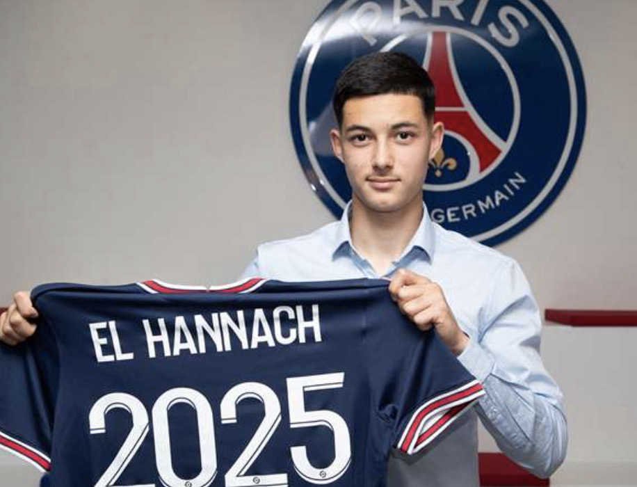 Signature au PSG du premier contrat professionnel de Younes El Hannach