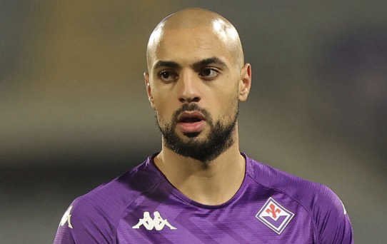 Sofyan Amrabat avec le maillot de la Fiorentina