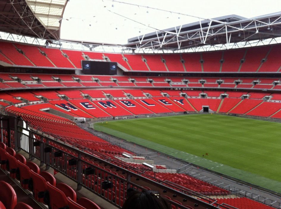Wembley Stadium : intérieur du stade vide