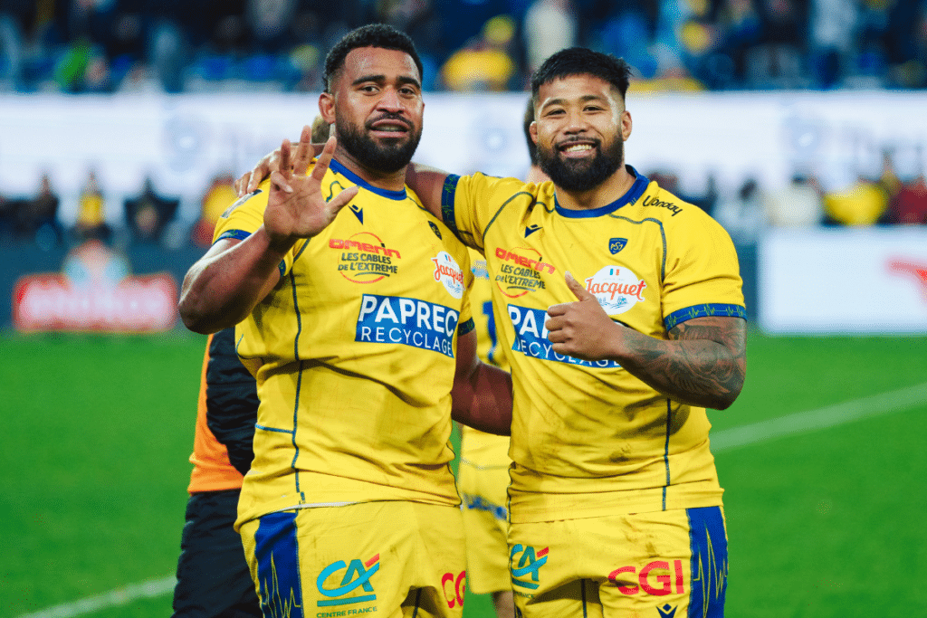 Folau FAINGA'A of ASM Clermont Auvergne and Pio MUARUA of ASM Clermont Auvergne