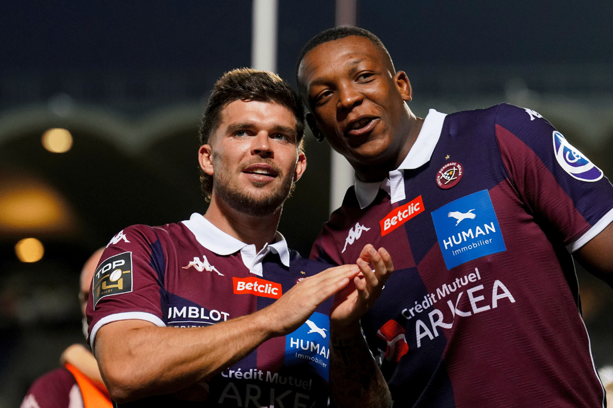 Matthieu JALIBERT of UBB and Cameron WOKI of UBB