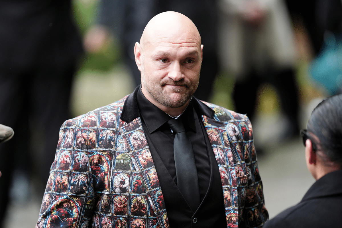 Tyson Fury fait demi-tour à Usyk et signe un combat après le