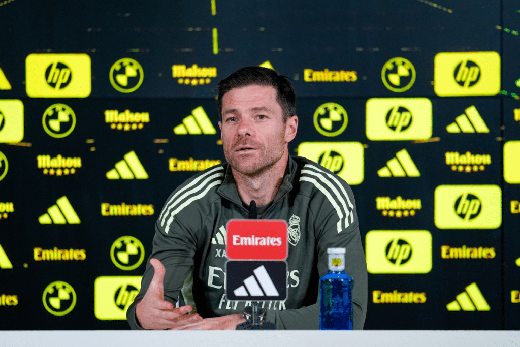 Alonso explose après Real-Atlético : « Ce que Simeone a dit à Vinicius, c’est inacceptable »