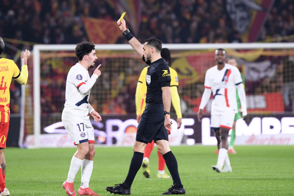 PSG-OM : Vitinha aurait dû être expulsé selon les experts