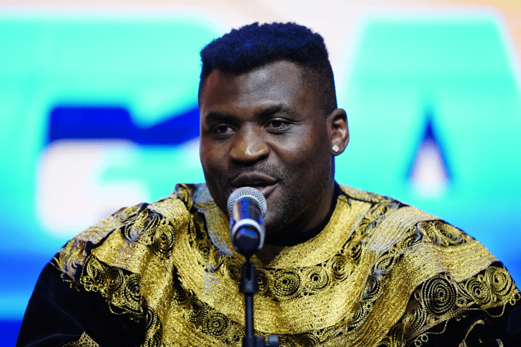 « Gardez l’héritage, donnez-moi mon salaire » : Francis Ngannou répond aux critiques après son départ de l’UFC