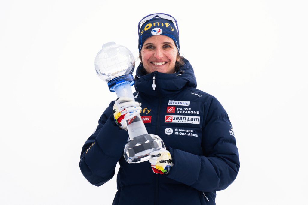 Coup de théâtre en biathlon : Julia Simon s’offre le globe et brise le rêve de grand chelem de Jeanmonnot