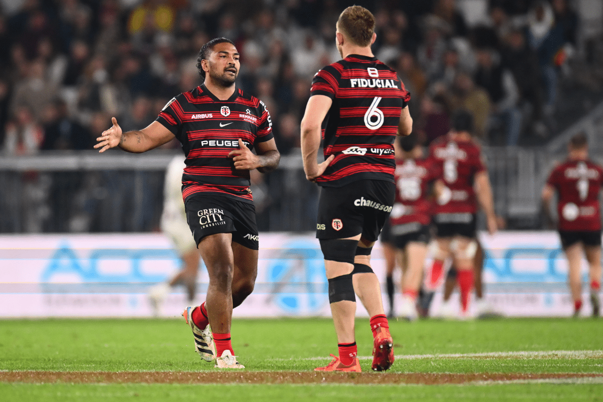 Peato Mauvaka and Jack Willis of Stade Toulousain