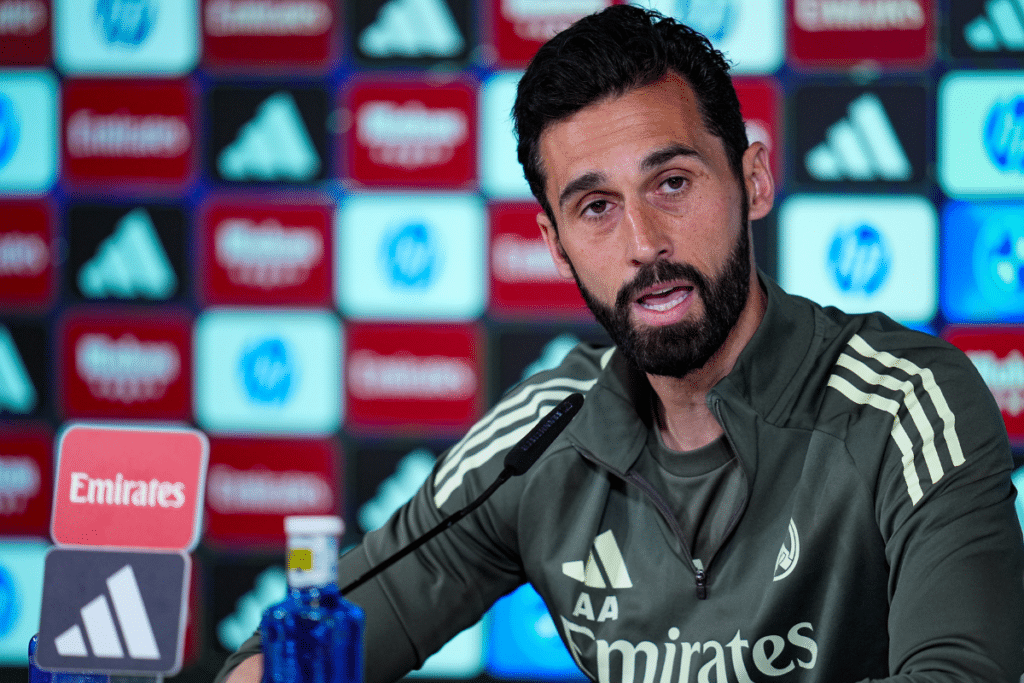 « Il a été à la hauteur » : Arbeloa défend Killian Mbappé après les critiques reçus par le joueur suite à Bayern – Real