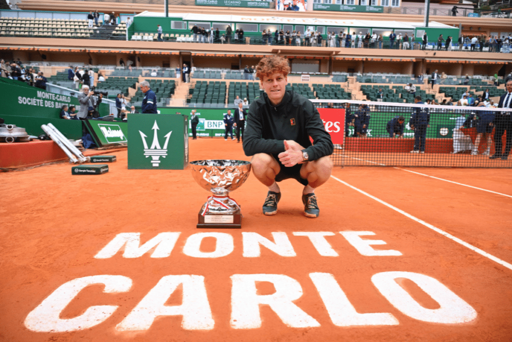 Sinner triomphe à Monte-Carlo face à Alcaraz et redevient numéro 1 mondial