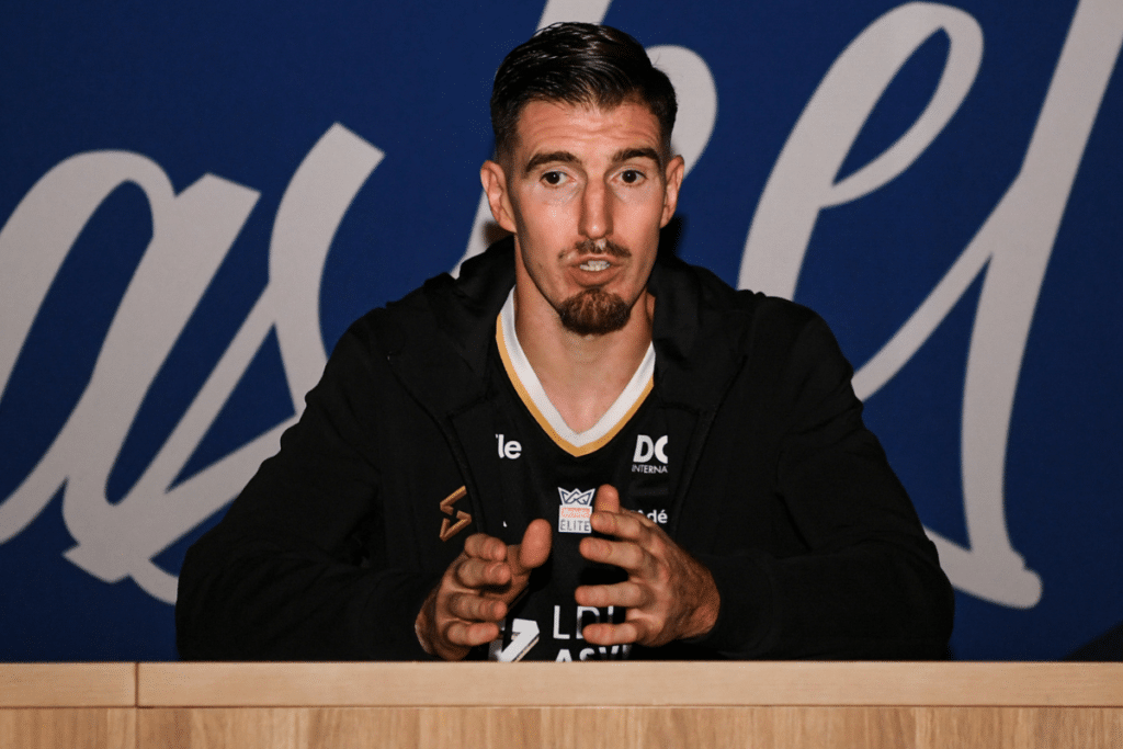 “C’est le bon moment” : Nando De Colo annonce sa retraite pour la fin de cette saison