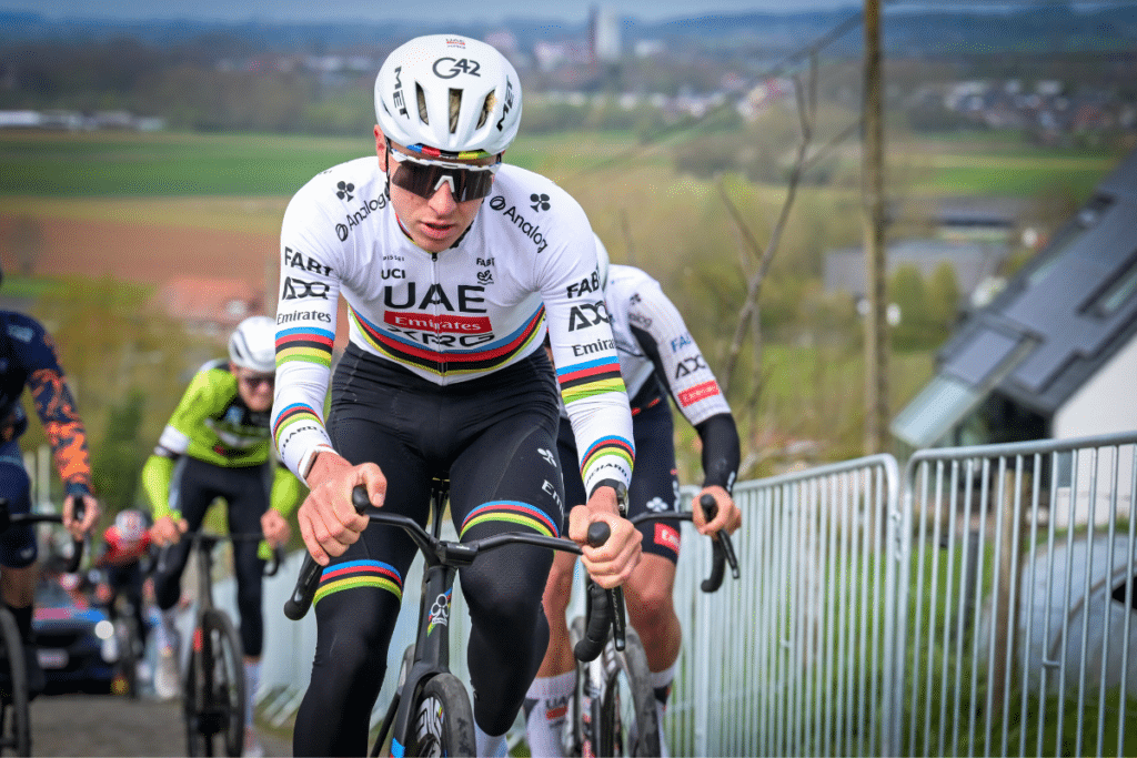 Tour des Flandres : Pogacar sur ses gardes face à un Evenepoel imprévisible