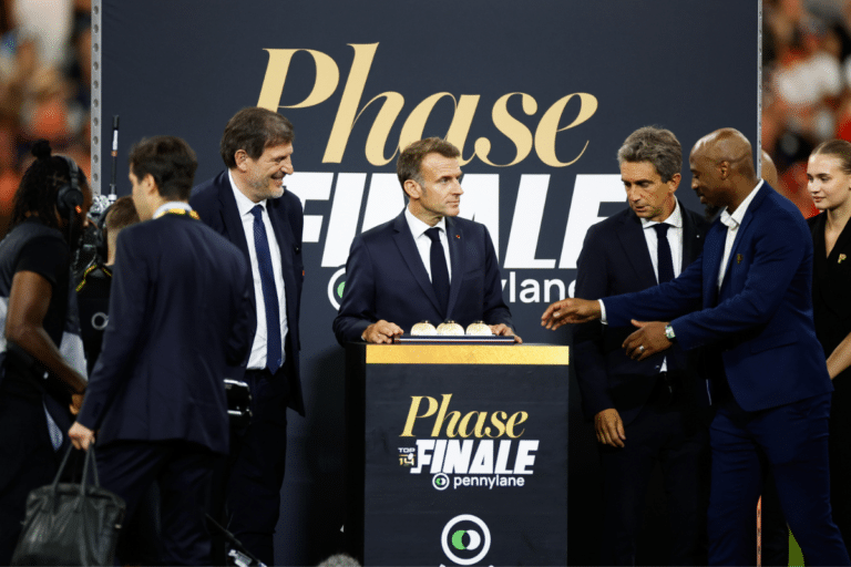 « Petit cul-sec ? » : la tradition de Macron aux vestiaires de Toulouse s’arrête au jus d’orange