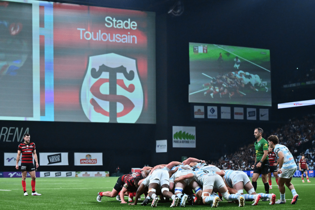 Vue générale d'une mêlée lors du match de Top 14 opposant le Racing 92 à Toulouse à la Paris