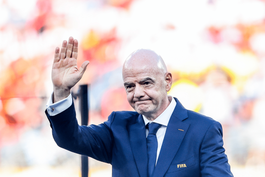 La Fifa présente des excuses après le projet qui a fragilisé Gianni Infantino