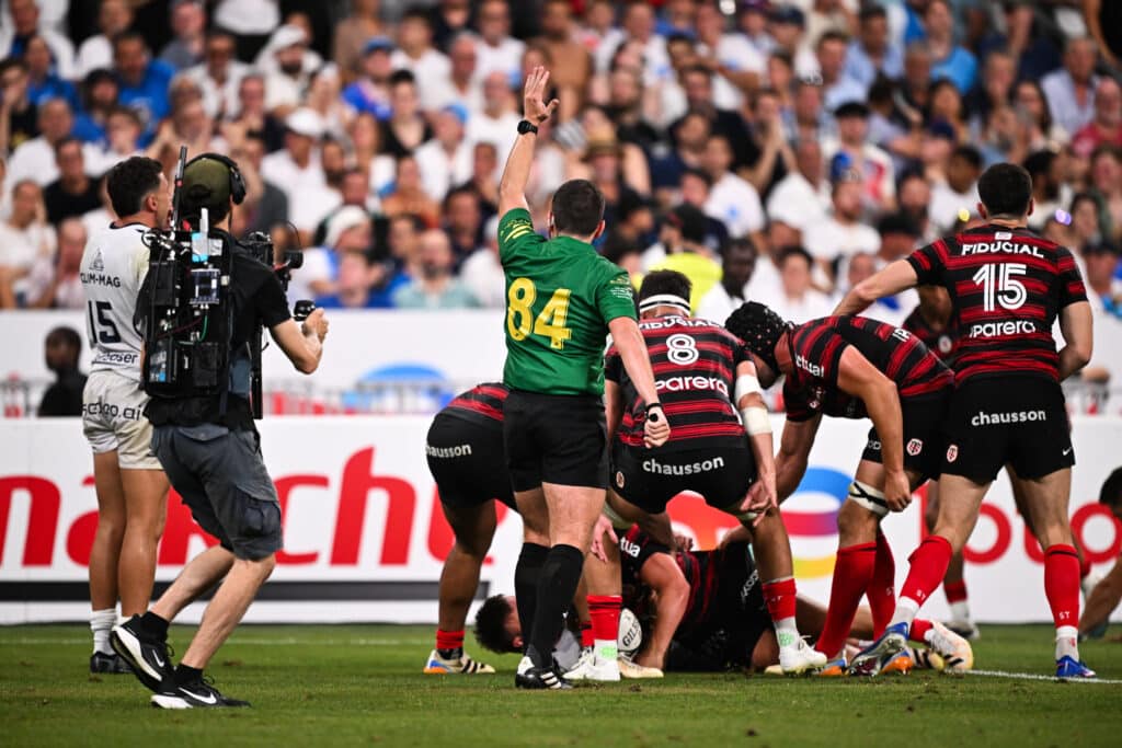 Derrière la réforme vidéo du Top 14, une question gênante : pourquoi les arbitres n’avaient pas tout vu ?
