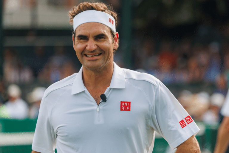 « L’un des plus grands honneurs de ma vie » : Roger Federer en larmes après son intronisation au panthéon du tennis