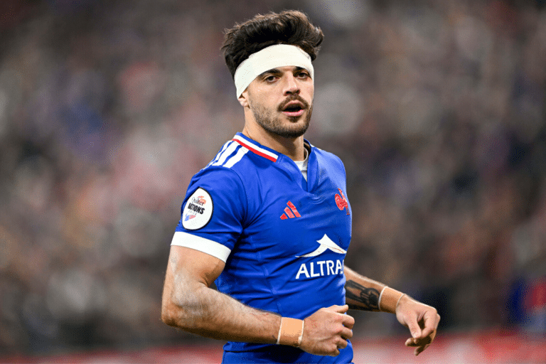 « C’est mon joueur préféré en ce moment » : les Anglais ont choisi leur 10 français, et ce n’est pas Romain Ntamack mais vers qui Galthié va se tourner ?