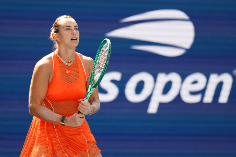 « Je risque de planer moi aussi » Sabalenka désamorce avec humour une scène improbable à l’US Open : des spectateurs qui fument des substances