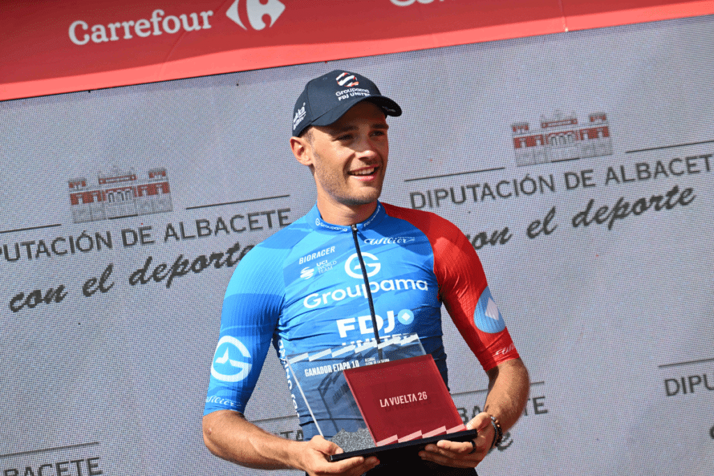 « Je n’arrive pas à y croire » : Tronchon gagne sur la Vuelta et s’offre sa première victoire sur grand Tour après des jours où tout semblait aller de travers