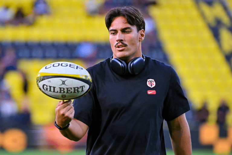 « Ici, pour être sur la feuille de match, il faut bosser dur » : Kalvin Gourgues raconte l&rsquo;exigence toulousaine