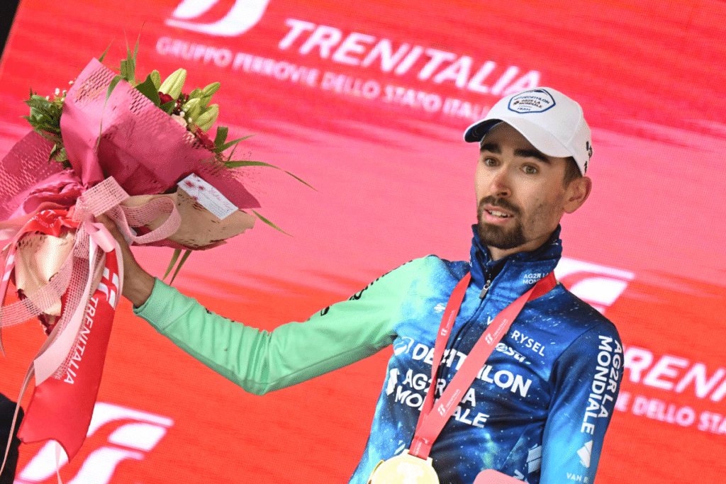 « On ne peut pas le battre au sprint » : Paret-Peintre a touché la victoire avant de voir Van Aert s’envoler