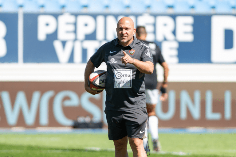 « On va fermer notre gueule » : Mignoni choisit le silence alors que Montpellier n&rsquo;avait plus battu Toulon depuis deux ans, et ce 28-0 fait glisser le RCT à la 13e place